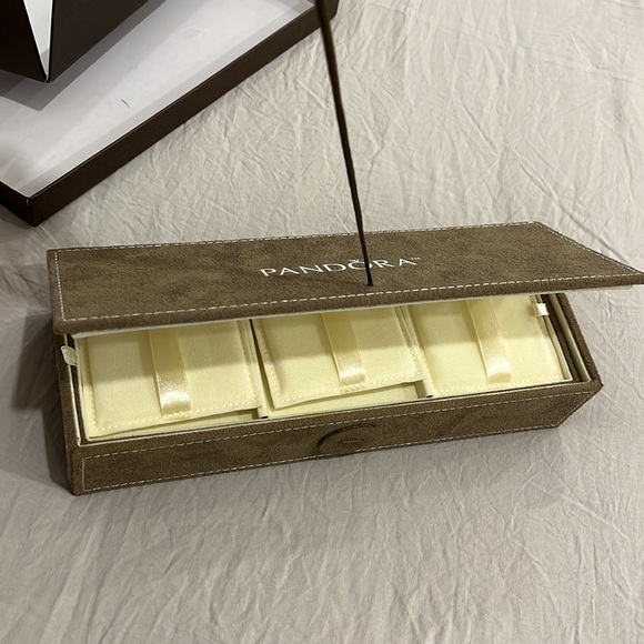 PANDORA  JEWELRY LEATHER BOX WITH 3 TRAYS - Picture 8 of 15